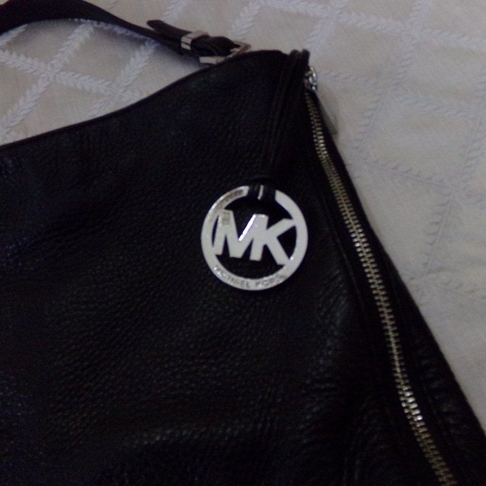 MICHAEL KORS PURSE - Picture 3 of 11